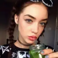 求欧美范的头像女生