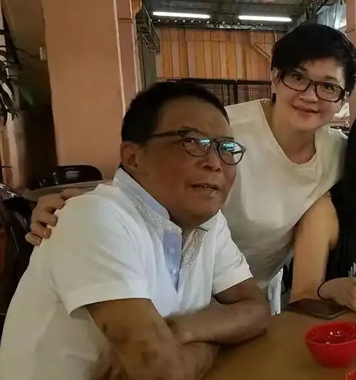 50岁柯以敏秘密领证再婚,在丧夫4年后走出悲痛,爱情迎来第二春