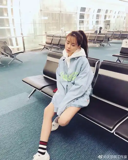 奚梦瑶angelababy冬日大秀纤腰美腿,真的不冻手冻脚小秘密都在这