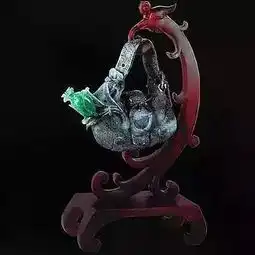 他们把翡翠雕成了诗,无用的边角料华丽大变身