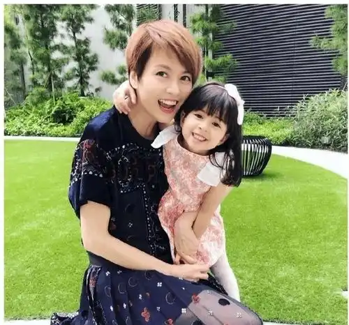 4代港圈玉女都曾风光大火,怎奈情路坎坷谁最幸福