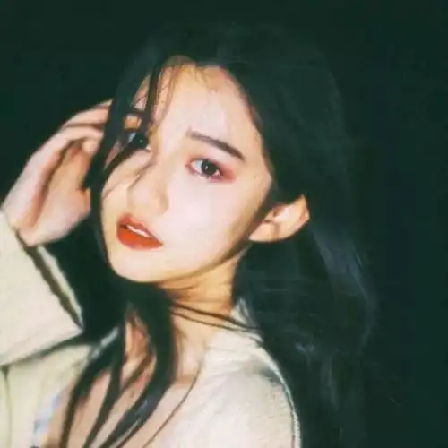 一组欧美风男生女生头像先点赞再保存