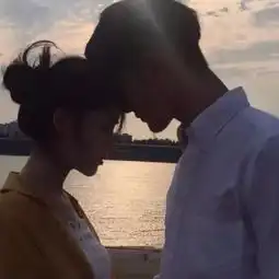 情侣头像你是人间的四月天