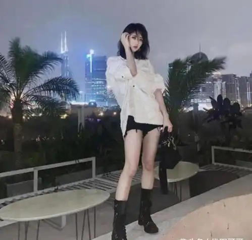 富二代聚会,华为小公主与赌王小女儿现身,闺蜜间的衣品却很相似