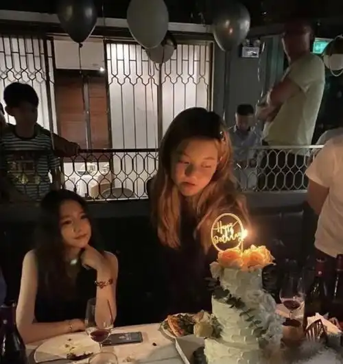 华为千金姚思为女团添新成员,李嫣闺蜜周巴黎站c位,有何背景