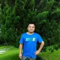 给五十岁的父亲买保险,想买能养老和带医疗的,哪种比较好我是