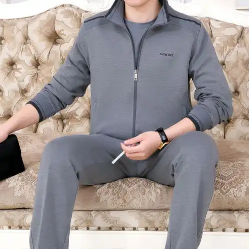中年男士更要学会打扮,穿上这样的流行男装,30岁都不够你年轻
