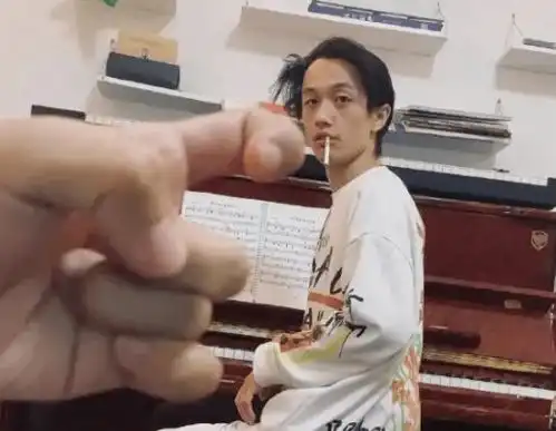 23岁女星知三当三,男方怒吞安眠药,留遗书谢罪