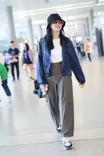 六月的机场,是黑白的主场