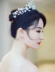 花钱也难上的热搜,刘亦菲凭什么一条黄裙就能登顶