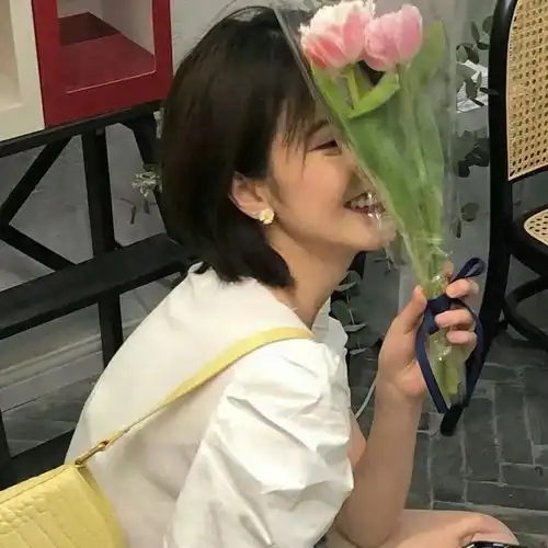 少女与花永不老去