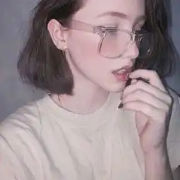 ins眼镜控女头戴上眼镜是三好学生,摘下是你的混世魔王