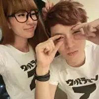 qq情侣在一起的头像qq情侣头像两人一张女人之间摇摆不定