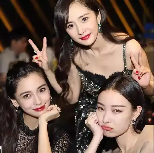 baby为杨幂庆生晒亲密照引群嘲,如懿传延禧攻略宫斗剧组娘娘pk