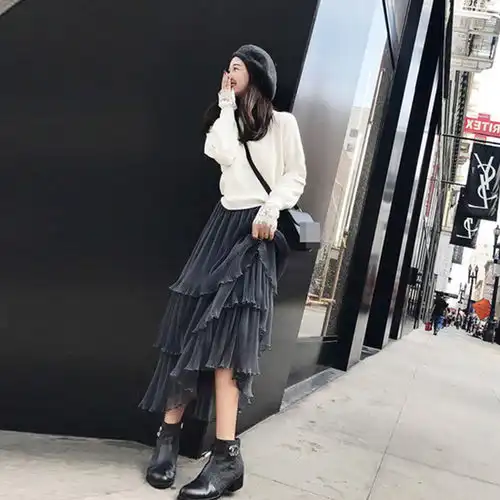 时尚又美丽的衣服,上身展现出女性优雅淑女的气质