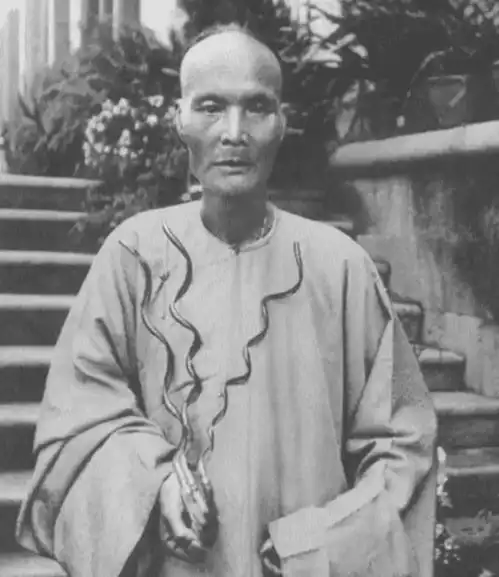 古代一老头练气功60年,90岁依旧精力充沛,却因四名少女破功