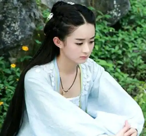 有翡热播,赵丽颖搭档王一博,才41岁的董璇就外祖母角色