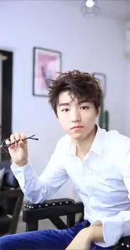 王俊凯的锁骨诱惑,网友这身材女人都要自叹不如,拉了一波仇恨