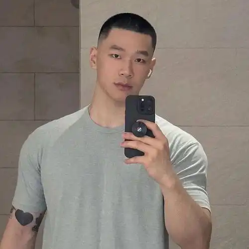 男生秋季短发怎么剪试试这3款发型,干净利落显帅气