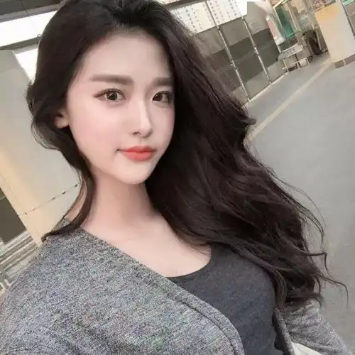 天热了换个什么发型呢显脸小的