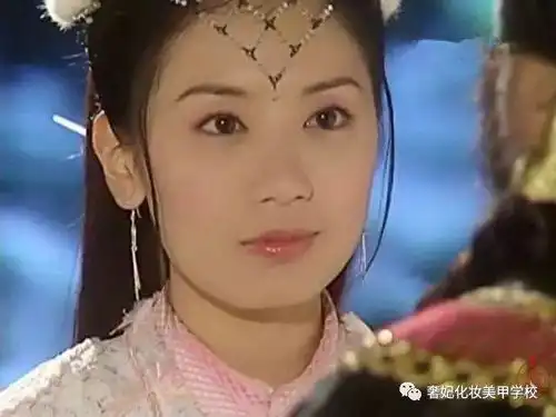 不老女神贾静雯,四十岁依然美得有味道,原来是有小诀窍
