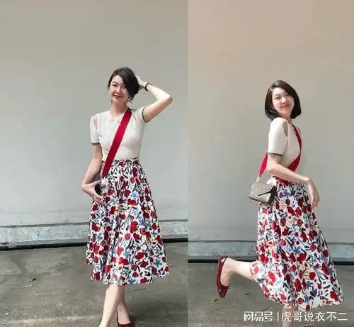 会穿衣的女人气质更好,试试纯色上衣印花半裙,高级又优雅