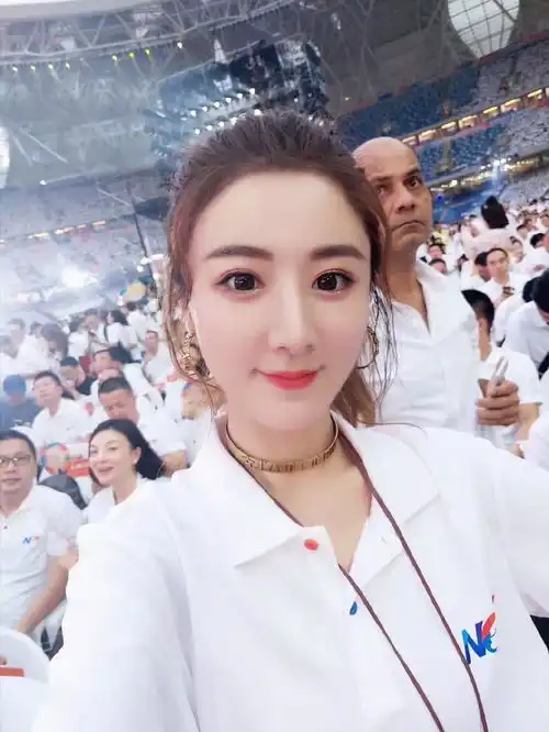4年90亿,荣登中国富豪榜薇娅的直播带货财富神话传统