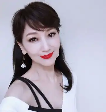 65岁赵雅芝养颜秘诀公开,你一定要学的护肤绝招