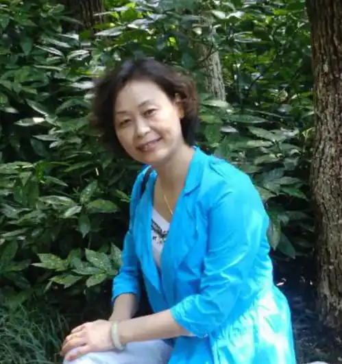 50岁的女人喜欢找多少岁的男人三个女人说了实话