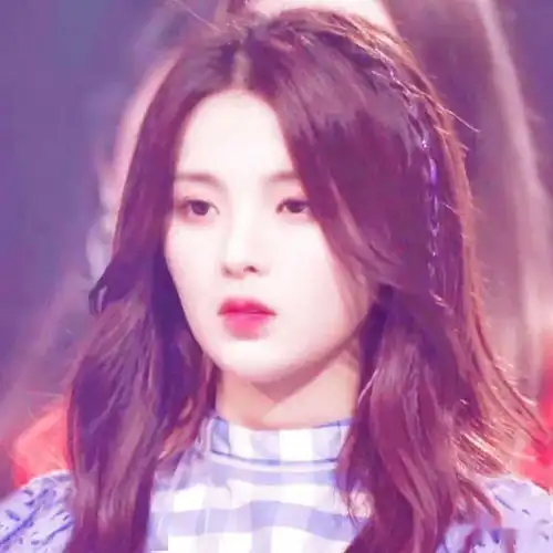 晋级却不开心孟美岐愣住,杨超越被迫鞠躬,炙热有剧本实锤