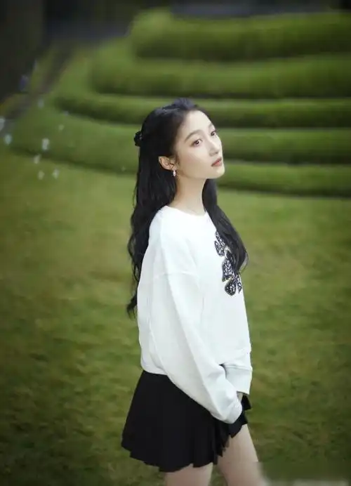 潮流时尚关晓彤小姐姐的日常私服,你们觉得如何